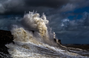 Картинка природа стихия волна маяк море