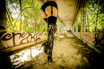 Картинка девушки -unsort+ женские+прелести граффити туфли чулки