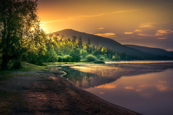 Картинка природа восходы закаты утро берег рассвет солнце деревья озеро горы лес