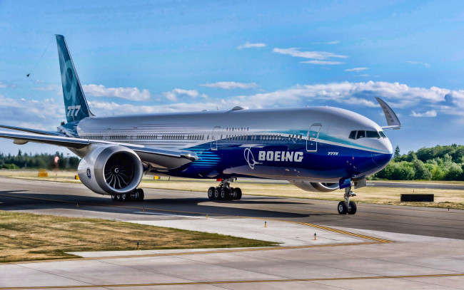 Обои картинки фото boeing 777x, авиация, пассажирские самолёты, boeing, 777x, пассажирский, лайнер, general, electric, ge9x, самолет, авиаперелет, 777, в, аэропорту