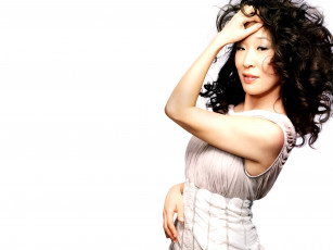 Картинка девушки -+азиатки брюнетка платье sandra oh