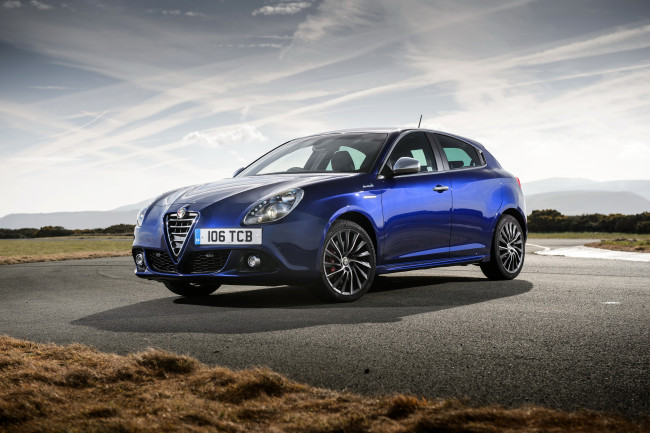 Обои картинки фото 2014 alfa romeo giulietta, автомобили, alfa romeo, металлик, синий, giulietta, alfa, romeo