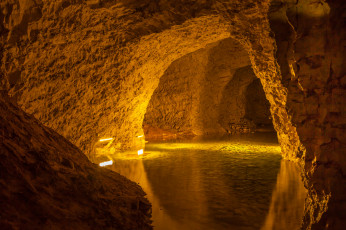 Картинка природа реки озера озеро свет скала пещера