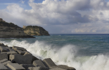 Картинка природа побережье море берег камни брызнги