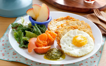 Картинка еда Яичные+блюда лосось яблоко соус яйцо салат завтрак