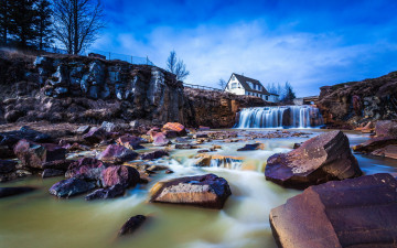 Картинка природа водопады дом камни река