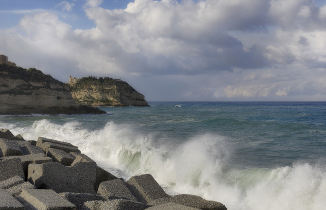 Обои картинки фото природа, побережье, море, берег, камни, брызнги