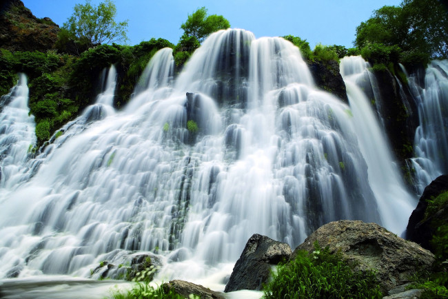 Обои картинки фото природа, водопады, shaki, armenia, водопад, поток, камни, кусты
