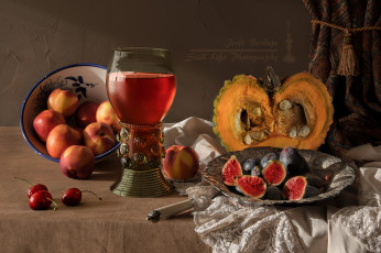 Картинка еда натюрморт бокал вишня вино тыква персик штора инжир