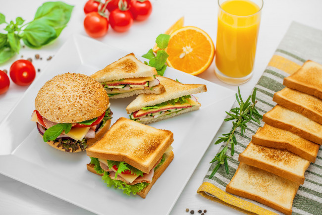 Обои картинки фото еда, бутерброды,  гамбургеры,  канапе, бутерброд, сок, салат, сыр, сэндвич, помидор, розмарин, мята