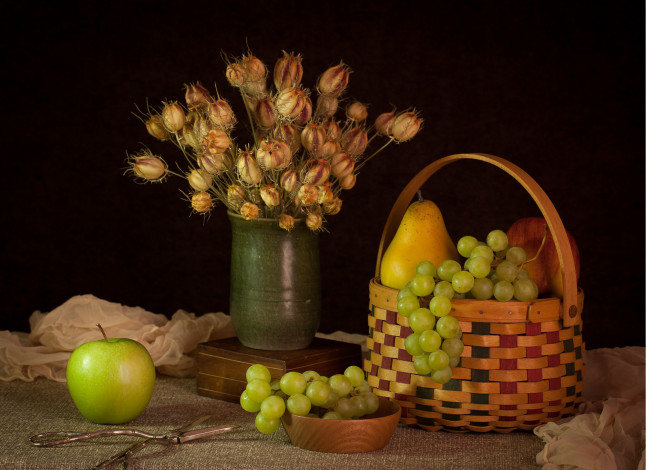Обои картинки фото еда, натюрморт, виноград, груши, яблоко, корзина