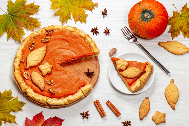 Обои картинки фото еда, пироги, осень, листья, пирог, тыква, натюрморт
