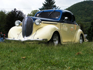 Картинка beautiful classic автомобили выставки уличные фото классика автомобиль