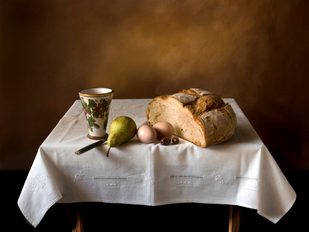Обои картинки фото еда, натюрморт, хлеб, груша, чашка, яйца, оливки