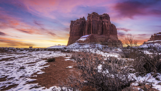 Обои картинки фото природа, горы, utah, arches, national, park, облака, снег, скалы, национальный, парк, арки, сша, юта