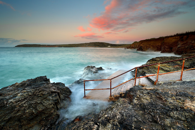 Обои картинки фото природа, побережье, океан, скалы, лестница