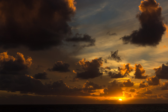 Обои картинки фото природа, восходы, закаты, море, горизонт, облака, солнце, закат