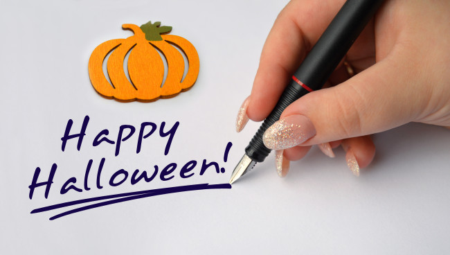 Обои картинки фото праздничные, хэллоуин, тыква, надпись, ручка, рука