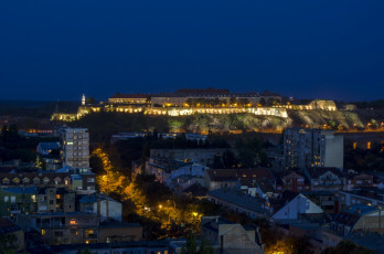 Картинка novi sad сербия города огни ночного ночь крепость дома