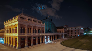 Картинка estacion de atocha madrid города мадрид испания отражение водоем здания ночь город