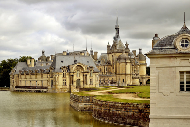 Обои картинки фото chantilly, castle, города, замки, луары, франция, замок, озеро, парк