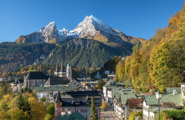 Обои картинки фото города, - панорамы, горы, церковь, дома, германия, улица, бавария, осень, пейзаж, берхтесгаден