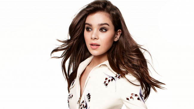 Обои картинки фото девушки, hailee steinfeld, куртка, шатенка