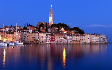 Картинка города ровинь+ хорватия огни ночь панорама