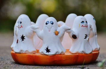 Картинка праздничные фигурки привидения
