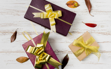 Картинка праздничные подарки+и+коробочки коробки подарки листья