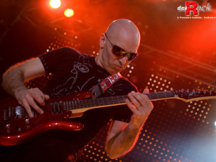 Картинка joe satriani музыка ххард-рок джаз фьюжн хэви-метал гитарист сша рок-н-ролл