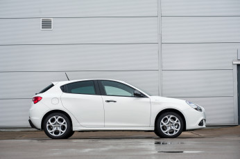 Картинка автомобили alfa+romeo uk-spec sprint giulietta alfa romeo 2014г светлый 940