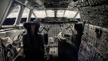 Картинка авиация кабина+пилотов приборы