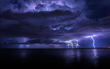 обоя природа, молния,  гроза, раскаты, гром, непогода, гроза, дождь, ливень, облака, тучи, чёрные, проливной, вспышки, свет, стихия, ночь