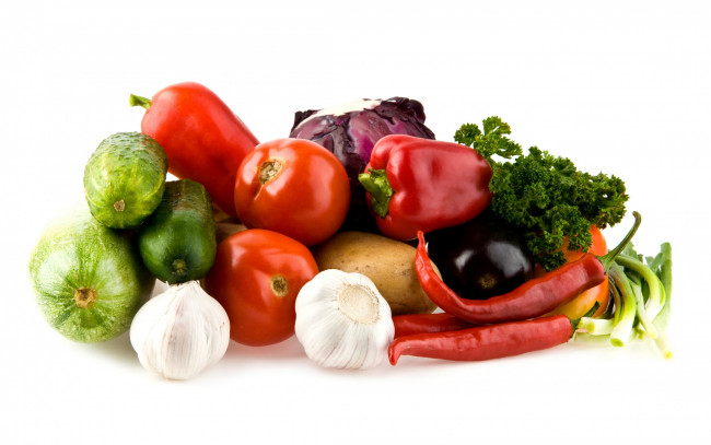 Обои картинки фото еда, овощи, чеснок, перец, огурцы, картошка, зелень, помидоры, томаты