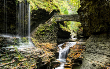 Картинка природа водопады мостик ступени поток