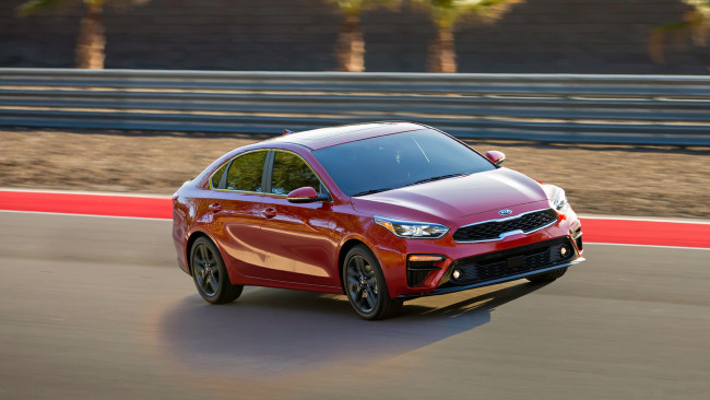 Обои картинки фото kia forte 2019, автомобили, kia, 2019, красный, forte