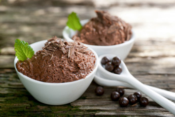 Картинка еда мороженое +десерты шоколад драже