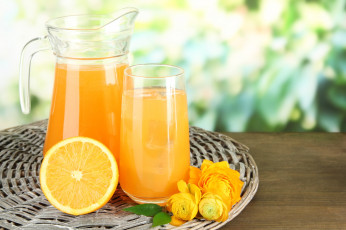 Картинка еда напитки +сок стол сок фрукт графин апельсин цветы