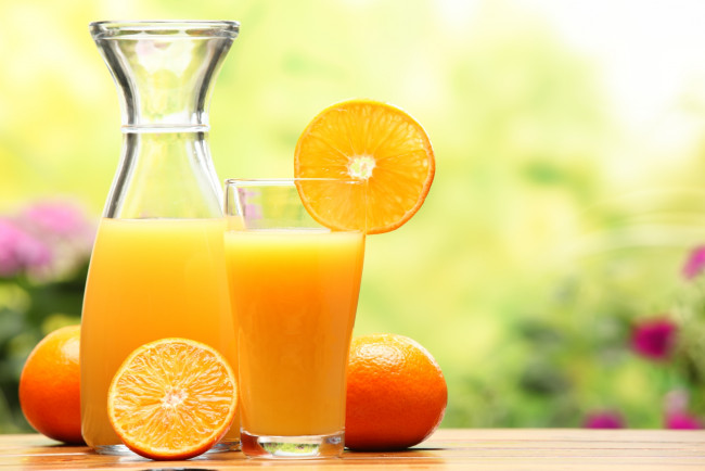 Обои картинки фото еда, напитки,  сок, дольки, апельсины, стакан, сок