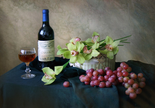Обои картинки фото еда, натюрморт, орхидеи, виноград, вино