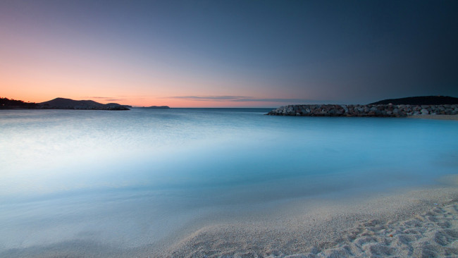 Обои картинки фото природа, побережье, легкая, дымка, перед, восходом, солнца, на, пляже