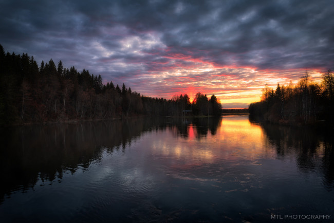 Обои картинки фото природа, восходы, закаты, река, лес, закат, облака