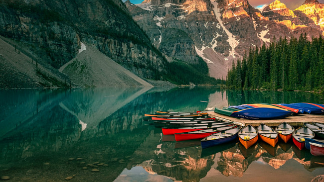 Обои картинки фото moraine lake, banff, alberta, корабли, лодки,  шлюпки, moraine, lake