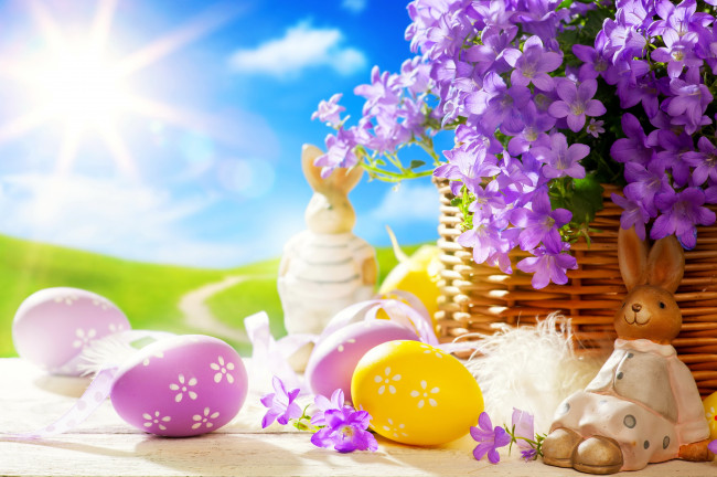 Обои картинки фото праздничные, пасха, статуэтка, кролик, солнце, цветы, весна, яйца, easter