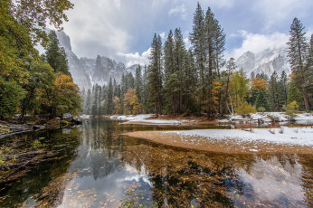 Картинка природа реки озера деревья вода листья ветки снег отражение горы облака лес