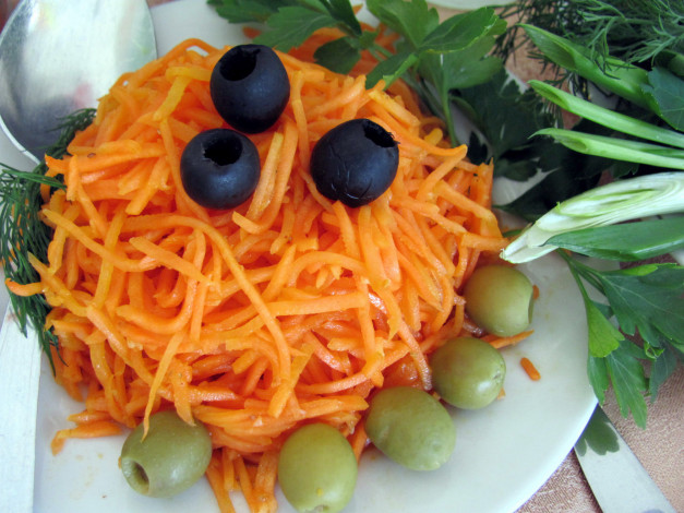 Обои картинки фото еда, овощи, маслины, оливки, морковь, укроп, лук