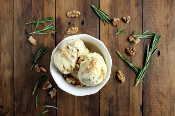 Картинка еда мороженое +десерты лакомство орехи розмарин