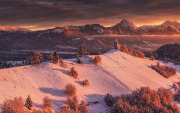 Картинка природа зима лес церковь снег свет горы