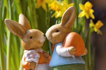 Картинка праздничные фигурки кролики цветы
